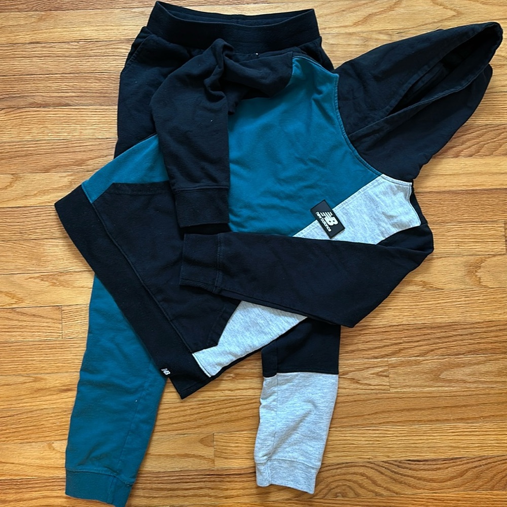 Boys New Balance matching sweatsuit